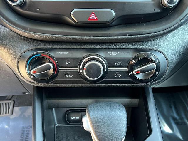 Photo of 2023 Snow White Pearl Kia Soul
