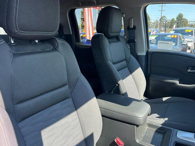 Photo of 2024 Bluestone Pearl Nissan Frontier