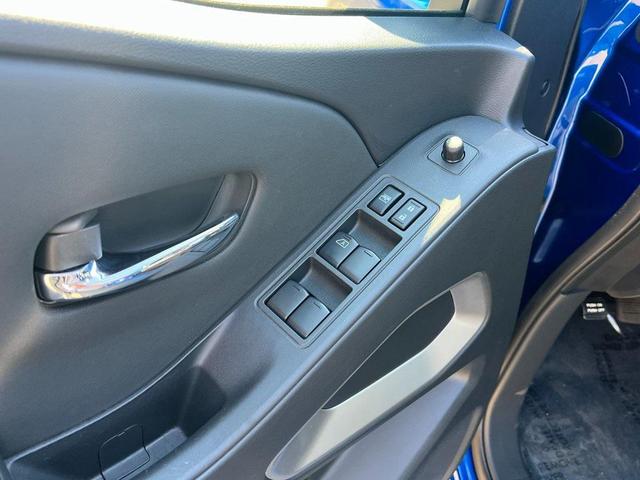 Photo of 2024 Bluestone Pearl Nissan Frontier