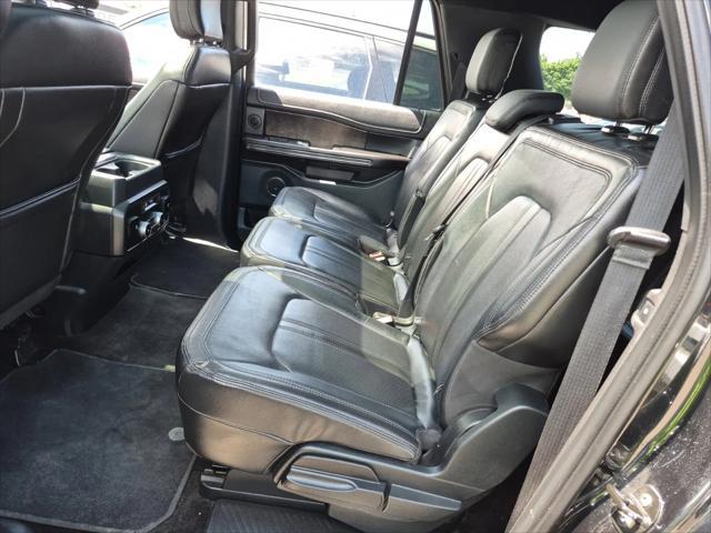 Photo of 2018 Shadow Black Ford Expedition Max