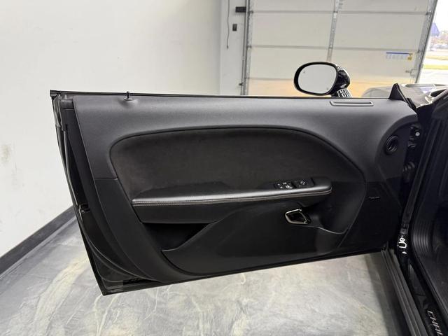 Photo of 2015 Pitch Black Clearcoat Dodge Challenger