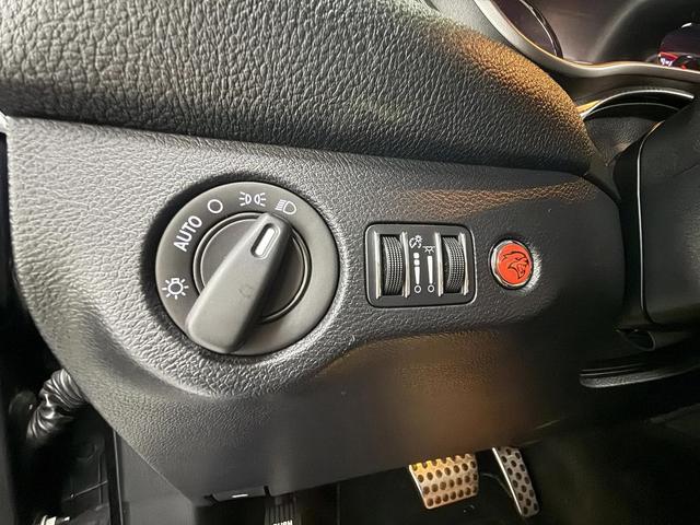 Photo of 2015 Pitch Black Clearcoat Dodge Challenger