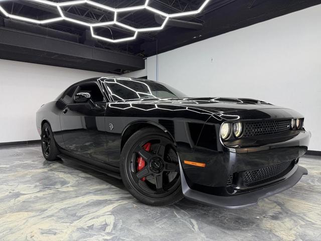 Photo of 2015 Pitch Black Clearcoat Dodge Challenger