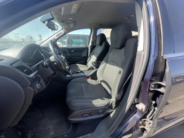 Photo of 2015 Blue Velvet Metallic Chevrolet Traverse