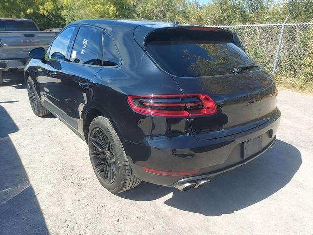 Photo of 2017 Black Porsche Macan