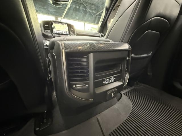Photo of 2019 Diamond Black Crystal Pearl RAM 1500
