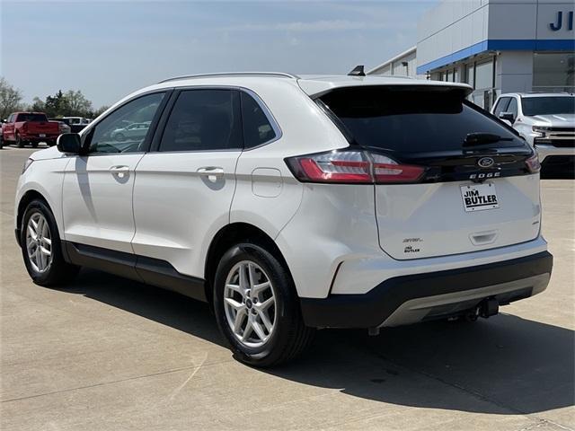 Photo of 2021 White Ford Edge