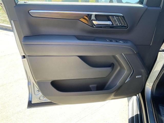 Photo of 2025 Sterling Gray Metallic Chevrolet Tahoe