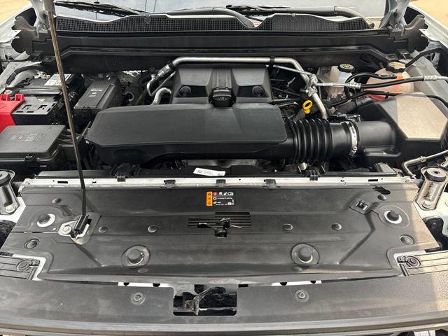 Photo of 2025 Summit White GMC Canyon