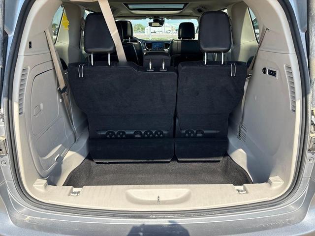 Photo of 2018 Billet Silver Metallic Clearcoat Chrysler Pacifica