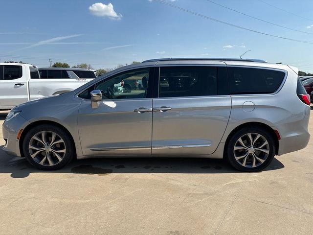 Photo of 2018 Billet Silver Metallic Clearcoat Chrysler Pacifica