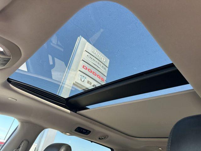 Photo of 2018 Billet Silver Metallic Clearcoat Chrysler Pacifica
