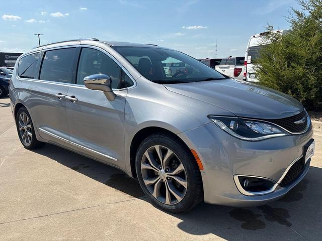 Photo of 2018 Billet Silver Metallic Clearcoat Chrysler Pacifica