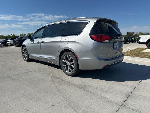 Photo of 2018 Billet Silver Metallic Clearcoat Chrysler Pacifica