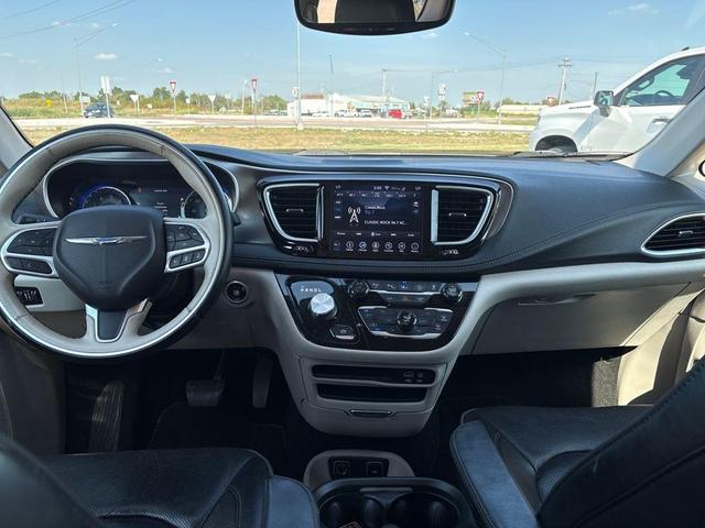 Photo of 2018 Billet Silver Metallic Clearcoat Chrysler Pacifica