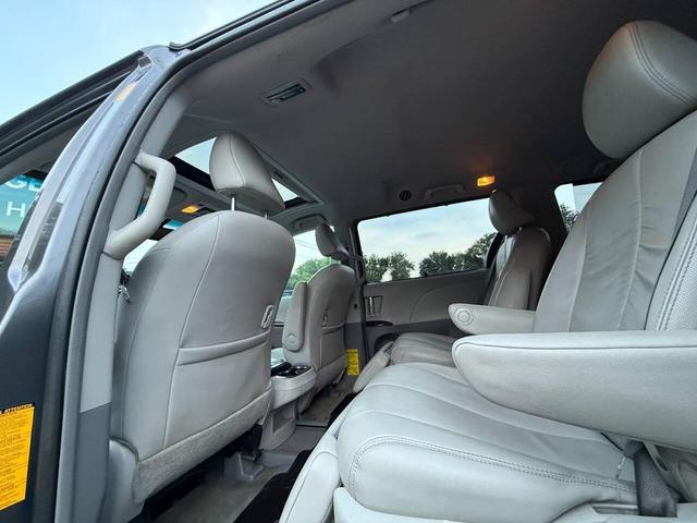 Photo of 2013 Predawn Gray Mica Toyota Sienna