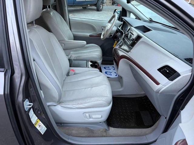 Photo of 2013 Predawn Gray Mica Toyota Sienna
