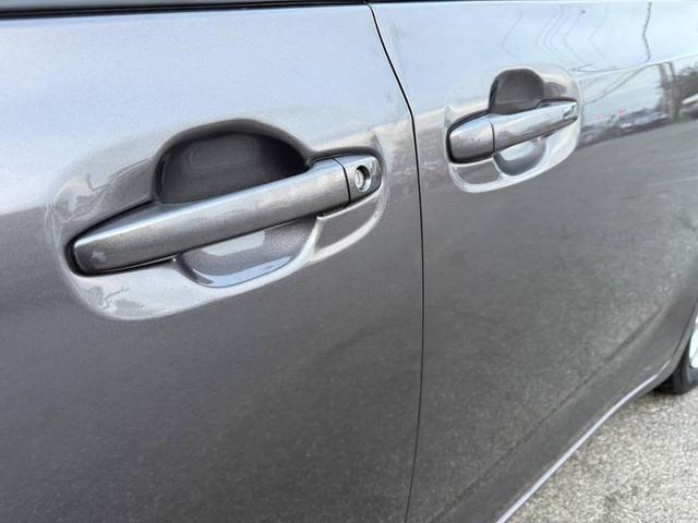 Photo of 2013 Predawn Gray Mica Toyota Sienna