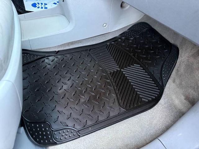Photo of 2013 Predawn Gray Mica Toyota Sienna