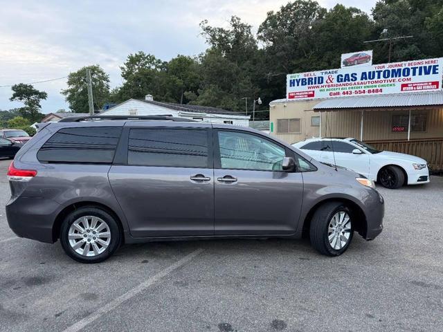 Photo of 2013 Predawn Gray Mica Toyota Sienna