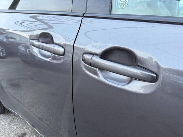 Photo of 2013 Predawn Gray Mica Toyota Sienna