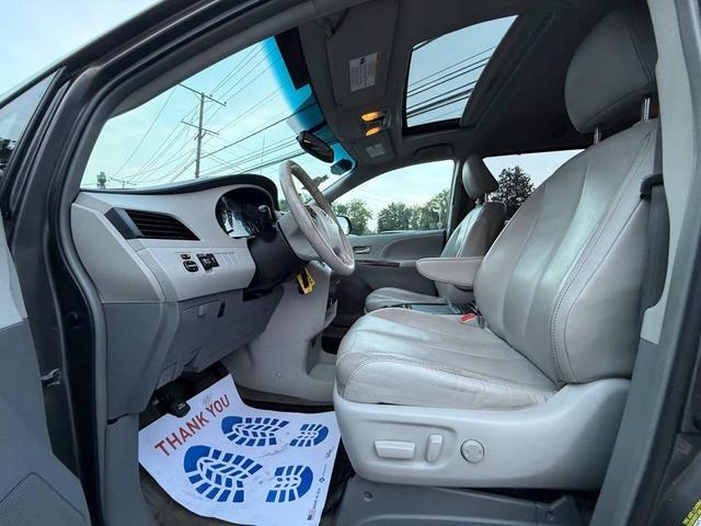Photo of 2013 Predawn Gray Mica Toyota Sienna