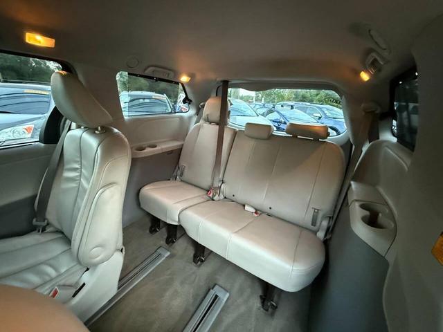 Photo of 2013 Predawn Gray Mica Toyota Sienna