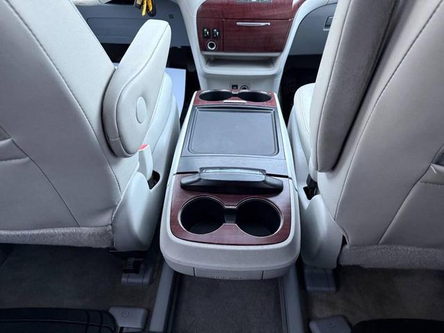 Photo of 2013 Predawn Gray Mica Toyota Sienna