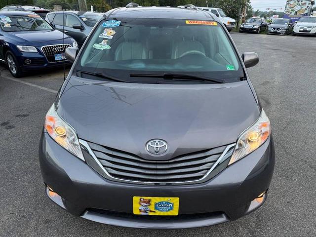 Photo of 2013 Predawn Gray Mica Toyota Sienna