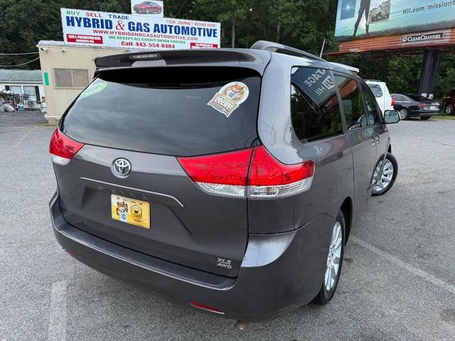 Photo of 2013 Predawn Gray Mica Toyota Sienna
