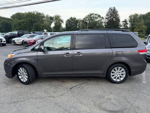 Photo of 2013 Predawn Gray Mica Toyota Sienna