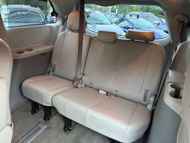 Photo of 2013 Predawn Gray Mica Toyota Sienna