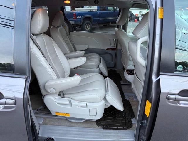 Photo of 2013 Predawn Gray Mica Toyota Sienna