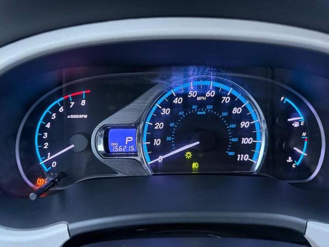 Photo of 2013 Predawn Gray Mica Toyota Sienna