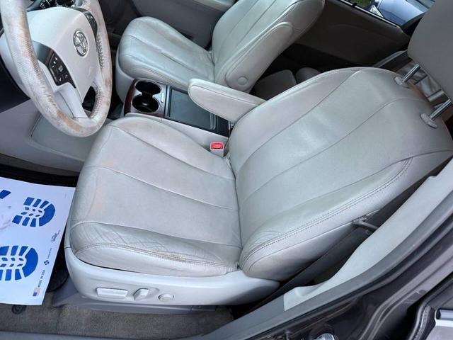 Photo of 2013 Predawn Gray Mica Toyota Sienna