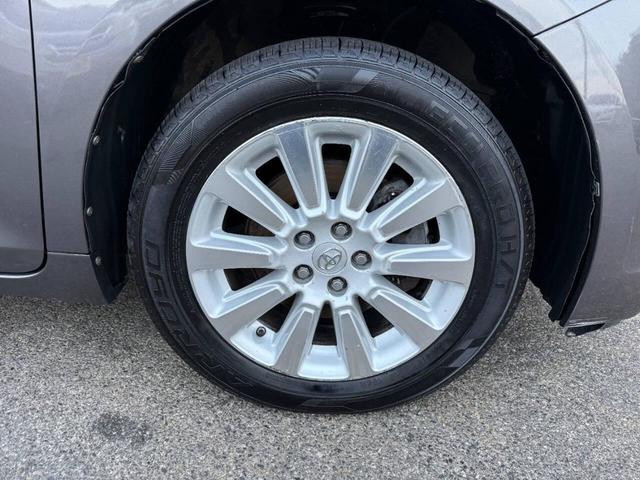 Photo of 2013 Predawn Gray Mica Toyota Sienna