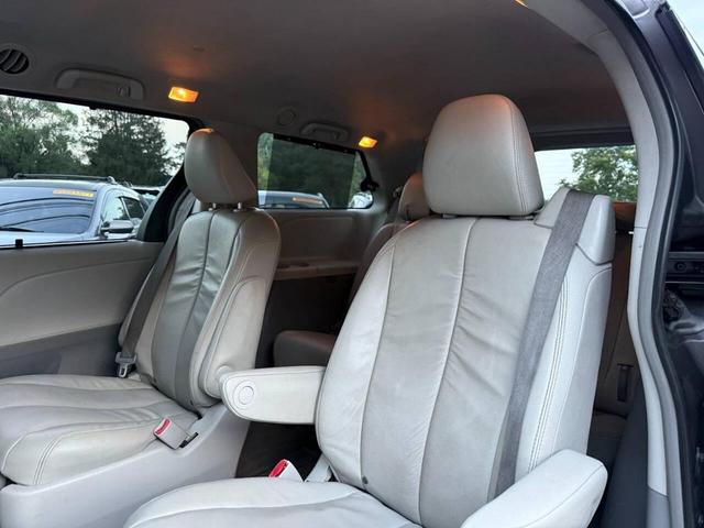 Photo of 2013 Predawn Gray Mica Toyota Sienna