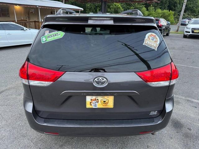 Photo of 2013 Predawn Gray Mica Toyota Sienna