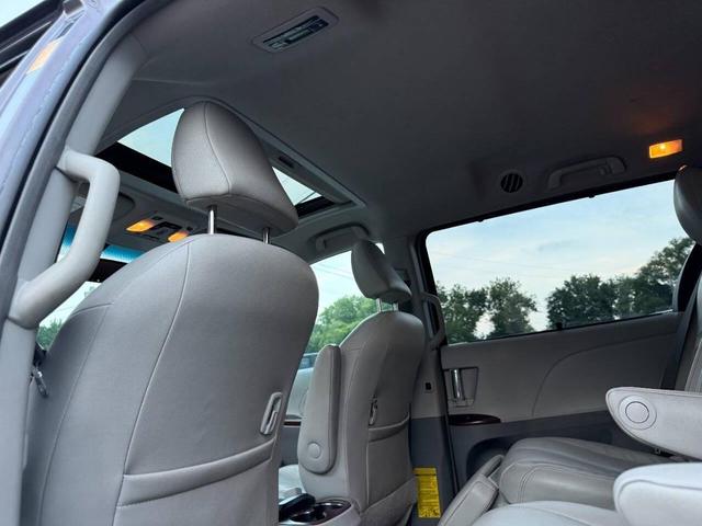 Photo of 2013 Predawn Gray Mica Toyota Sienna