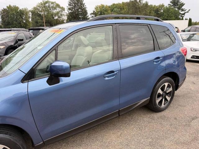 Photo of 2017 Quartz Blue Pearl Subaru Forester