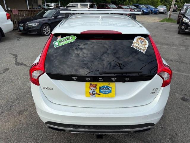 Photo of 2015 WHITE Volvo V60 Cross Country