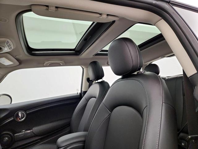 Photo of 2018 Gray MINI Hardtop
