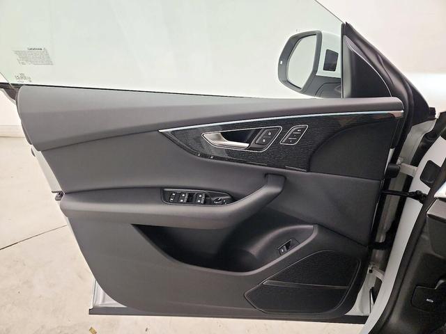 Photo of 2019 White Audi Q8