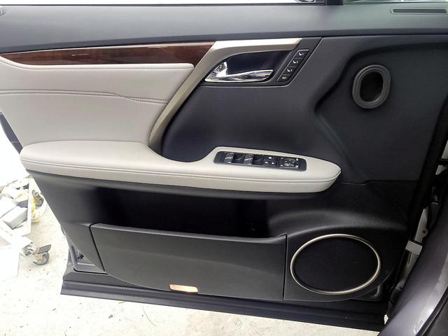 Photo of 2017 Gray Lexus RX 350