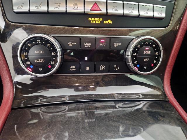 Photo of 2015 Black Mercedes-Benz SL-Class