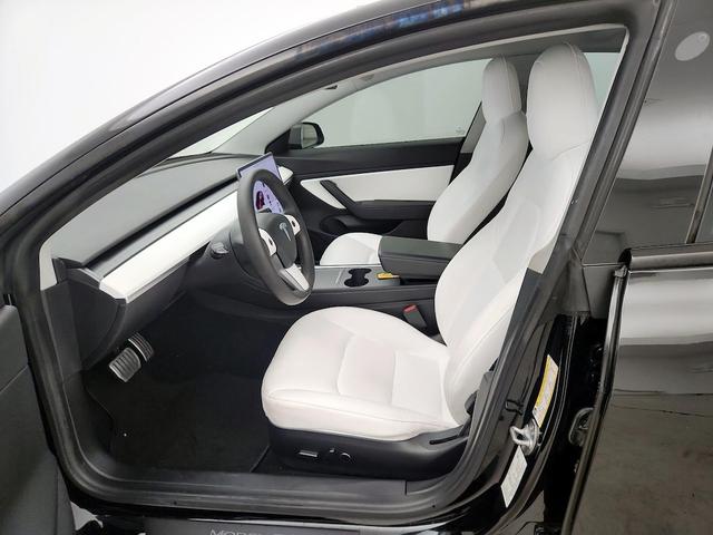 Photo of 2021 Black Tesla Model 3