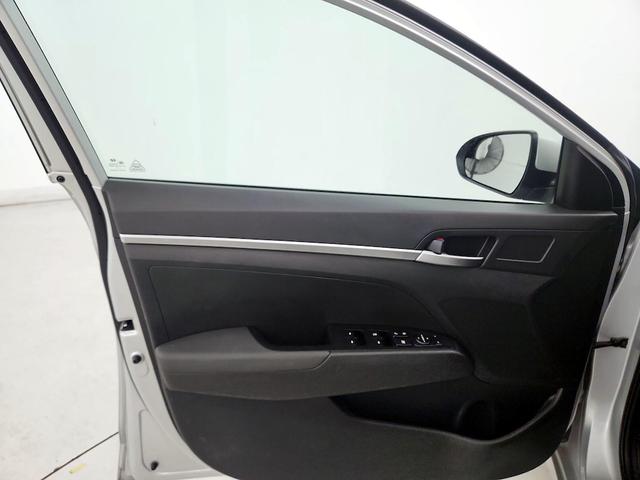 Photo of 2019 Silver Hyundai ELANTRA