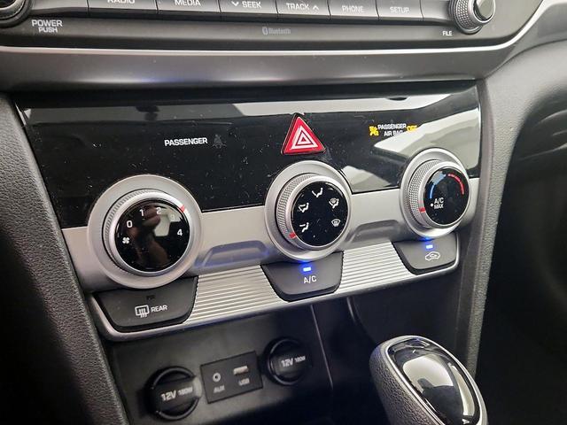 Photo of 2019 Silver Hyundai ELANTRA