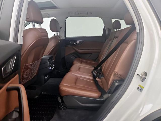Photo of 2018 Pearl Audi Q7