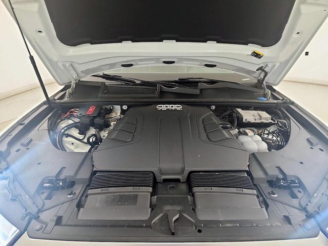 Photo of 2018 Pearl Audi Q7